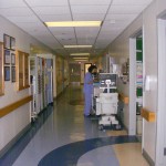 Рабочее место постовой медсестры в кардиологическом отделении госпиталя