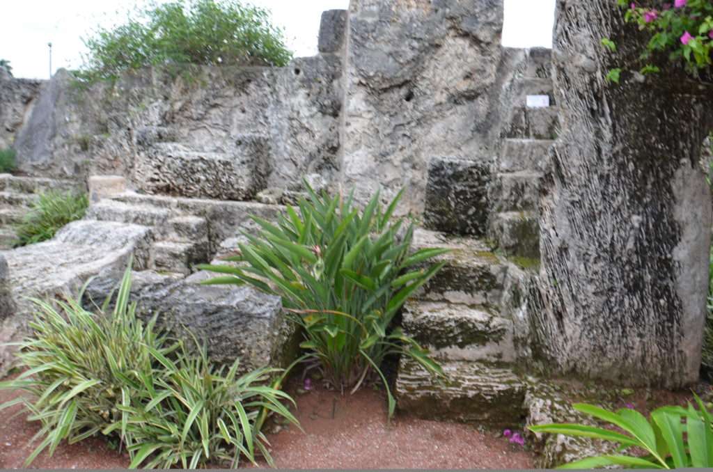 Coral Castle: Megalithic Mystery or Romantic Testimonial? 14