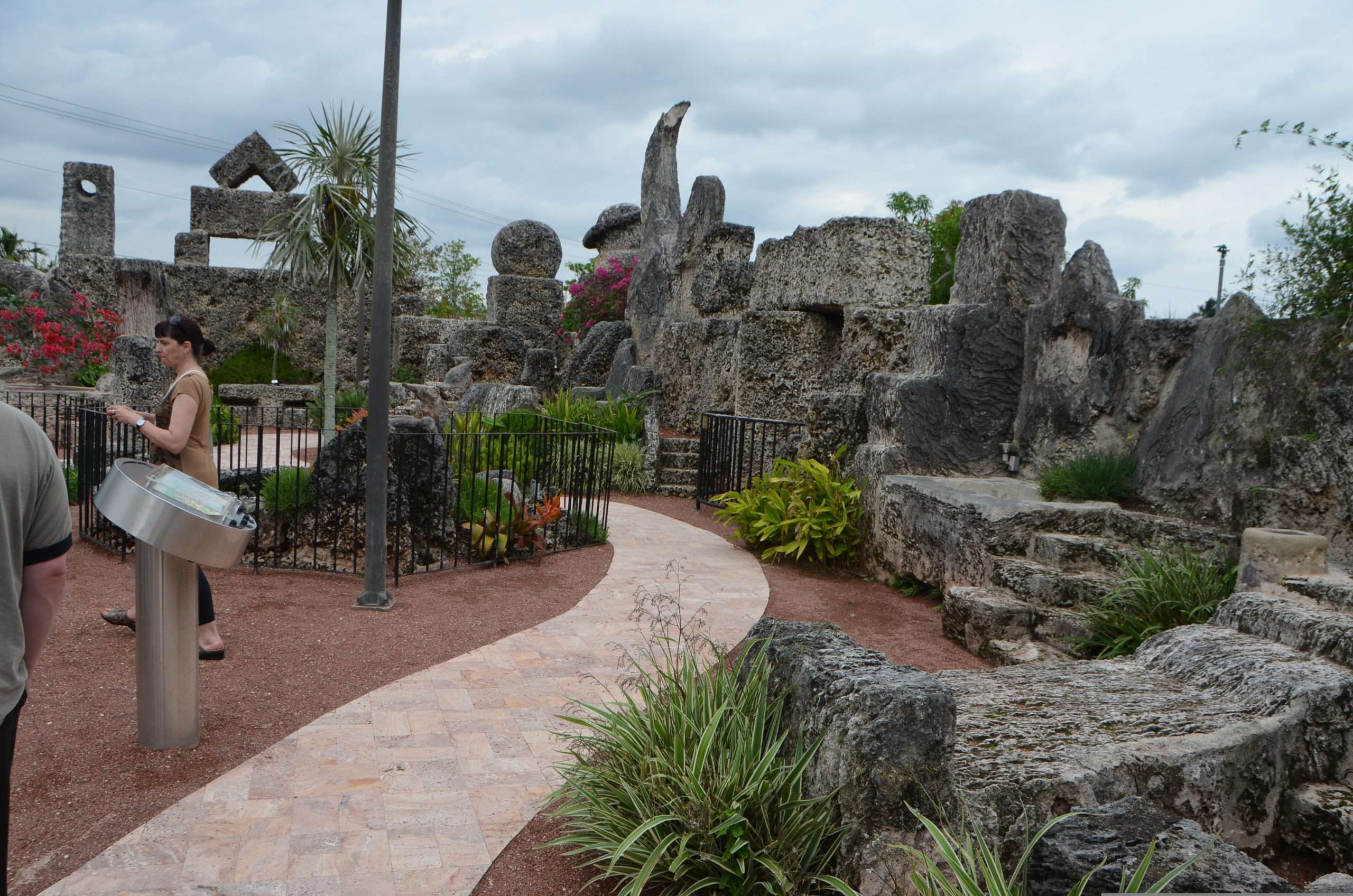 Coral Castle: Megalithic Mystery or Romantic Testimonial? 15
