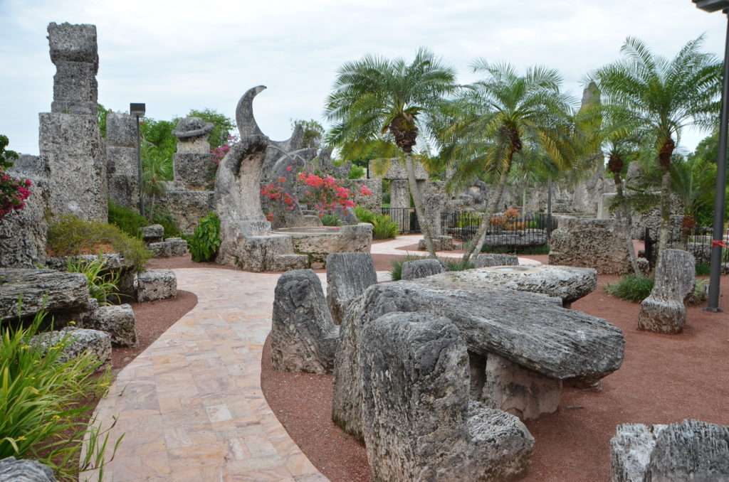 Coral Castle: Megalithic Mystery or Romantic Testimonial? 7